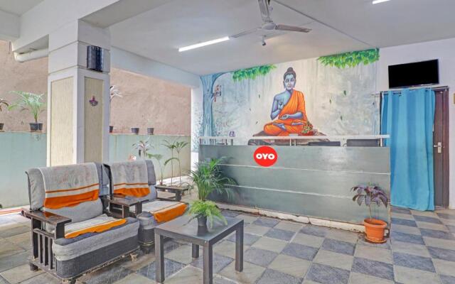 OYO Flagship 701985 Amrutha Spaces