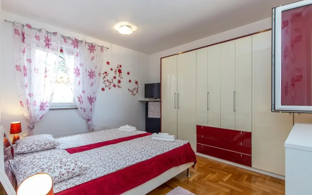 Awesome Apartment in Novi Vinodolski With 2 Bedrooms and Wifi