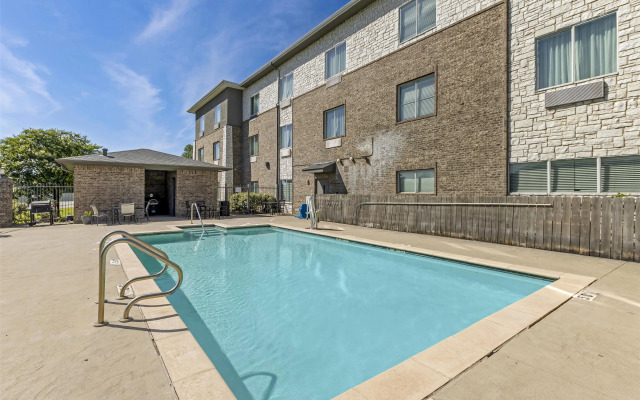 Best Western Plus Sand Bass Inn & Suites