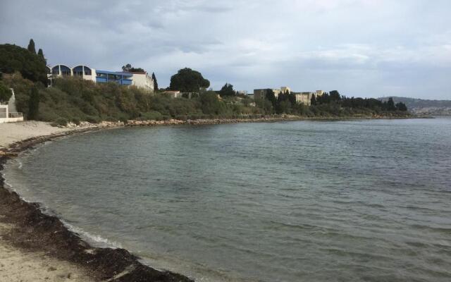 studio lumineux avec terrasse