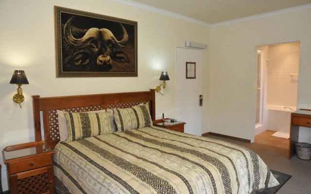 Ipe Tombe Guest Lodge
