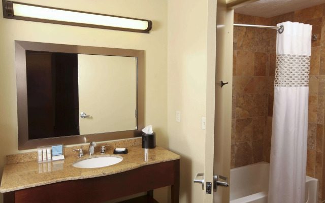 Hampton Inn & Suites by Hilton Fargo Medical Center