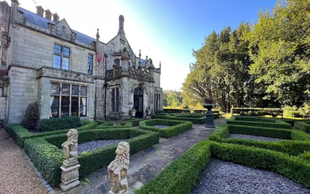 Kendal - Gothic Hall - Luxury Rooms or Apartment