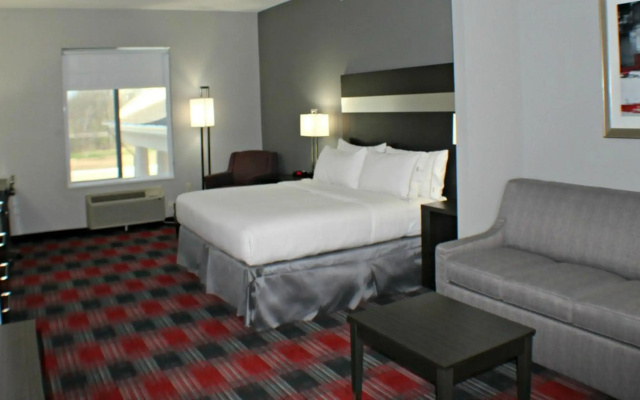 Holiday Inn Express & Suites Bonham by IHG