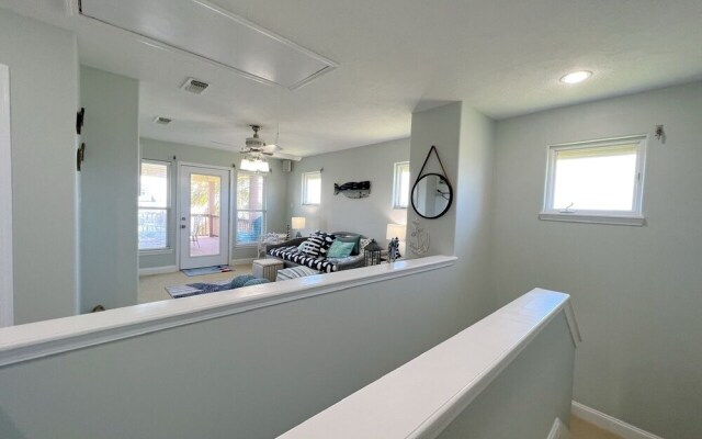 Sea-renity 3 Bedroom Home by Redawning