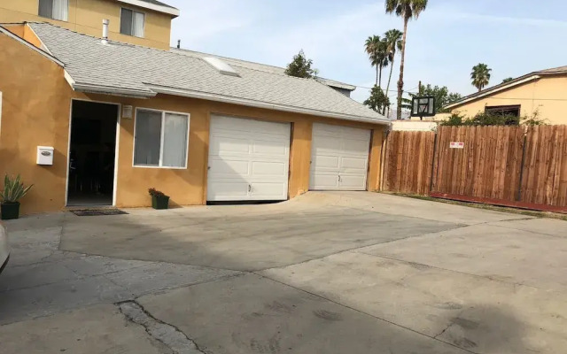 Unique 2 Bedroom in Burbank