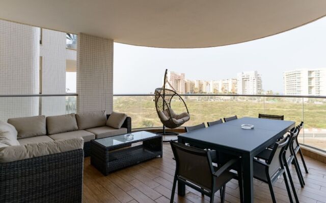 Stav Rentals Tel Aviv Sea View Apartment