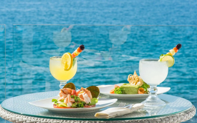 Costa Sur Resort & Spa