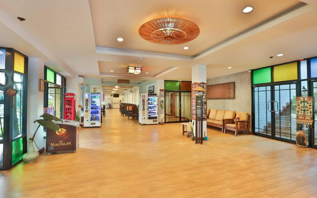 Boonme Heritage Hotel (SHA Extra Plus)