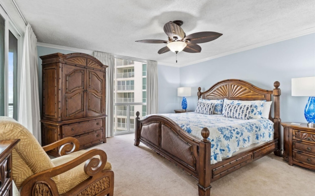 Shoreline Towers 1065 2 Bedroom Condo