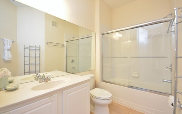 Vista Cay Three-bedroom