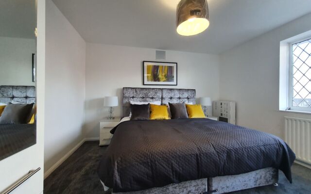 Stylish Modern House in Leamington Spa