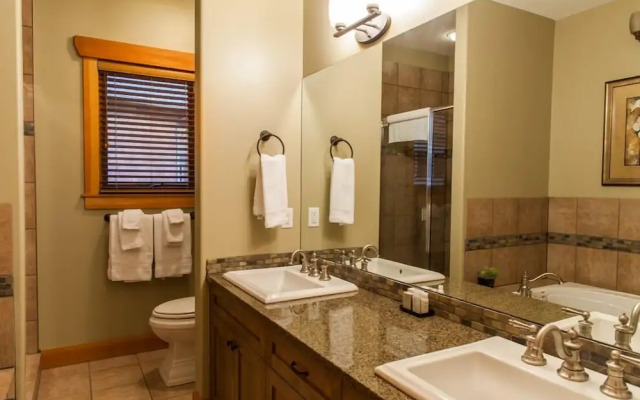 Carmel Beach Private Lodges