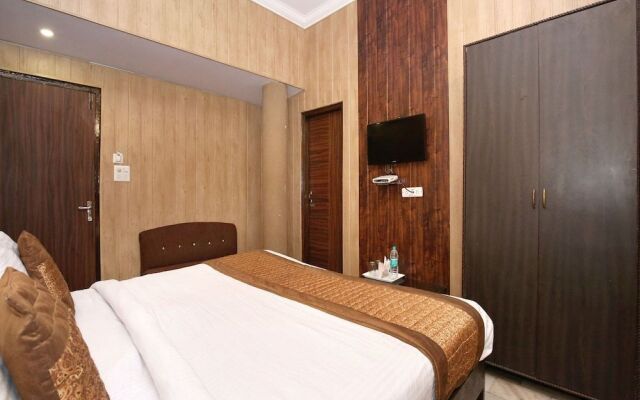 OYO 966 Hotel Sallow International