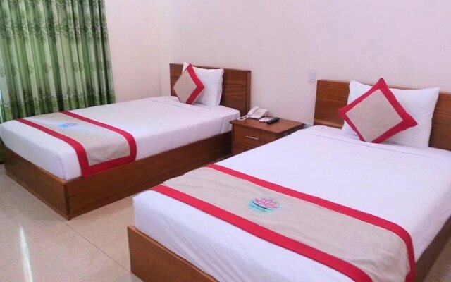 Double lotus hotel
