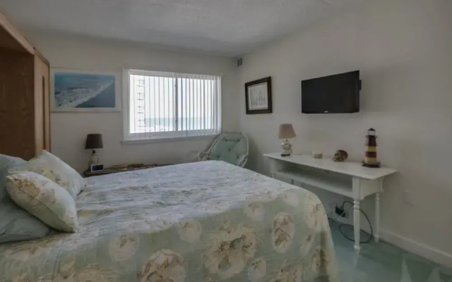 Capri 1710 - 2 Br Condo
