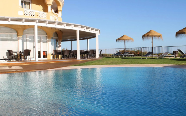AP Oriental Beach