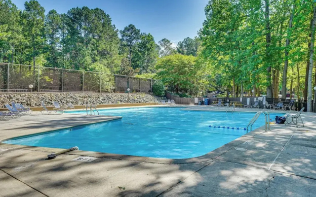 Stylish Durham Townhome < 5 Mi to Downtown!