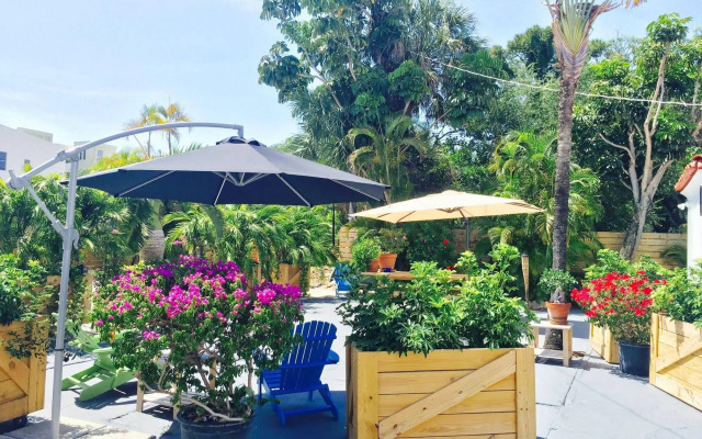 Oasis Hotel