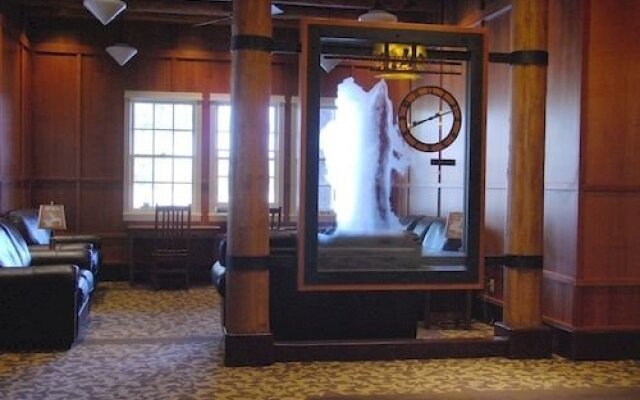 Old Faithful Lodge & Cabins - Inside the Park