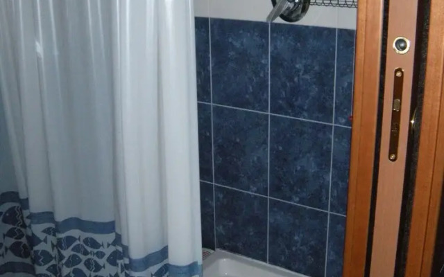 Spacious and Bright Studio With 2 Mm2 Stops