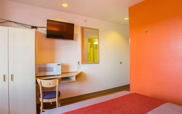 Motel 6 Bernalillo, NM