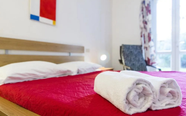 Nelson Mandela Forum Flat