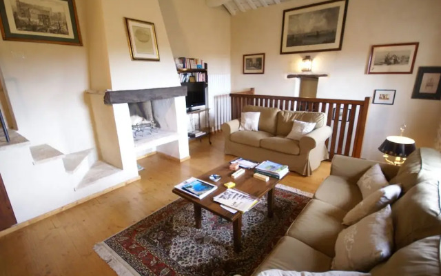 Belvilla by OYO Spacious Villa in Treia With Pool