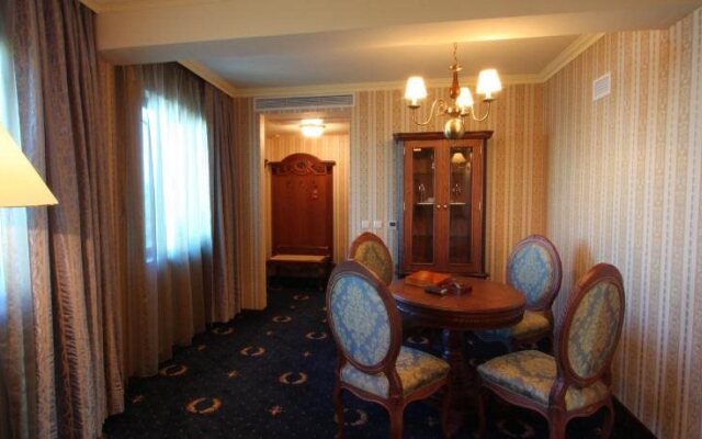 Efir Hotel