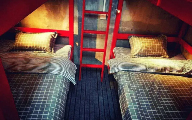 Dog House Young Hostel