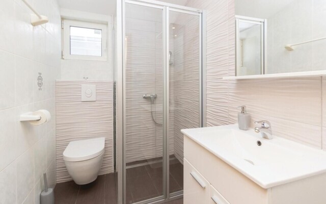 Beautiful Home in Vir With Wifi and 5 Bedrooms