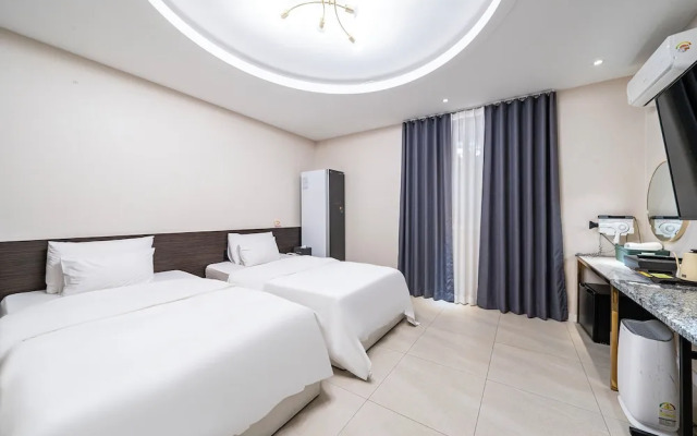 Knox Hotel