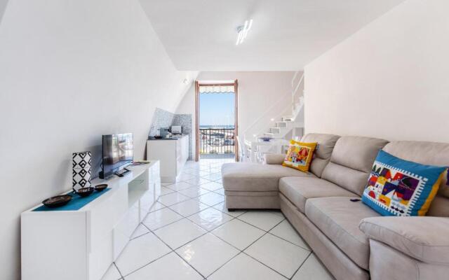 KISSES HOUSE - Marina Grande port