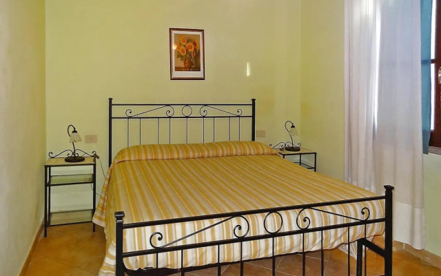 Apartment in Vinci With Pool and Wellness