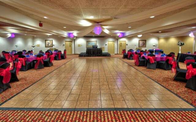Ramada Plaza by Wyndham Albuquerque Midtown