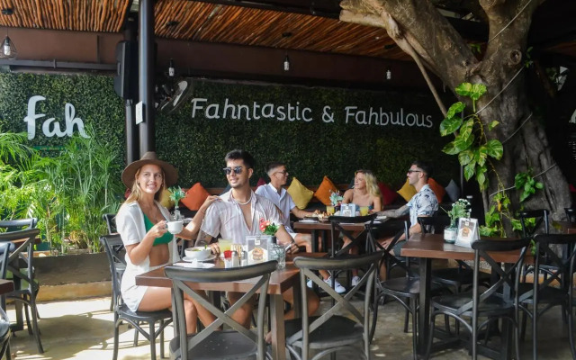 Siesta Fiesta Hotel