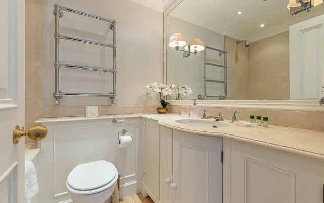 Stunning 6-bed House Near Harrods in Knightsbridge