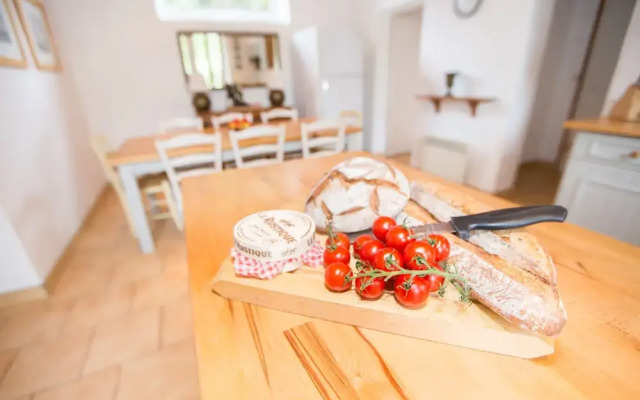 Charming Rustic Coach House