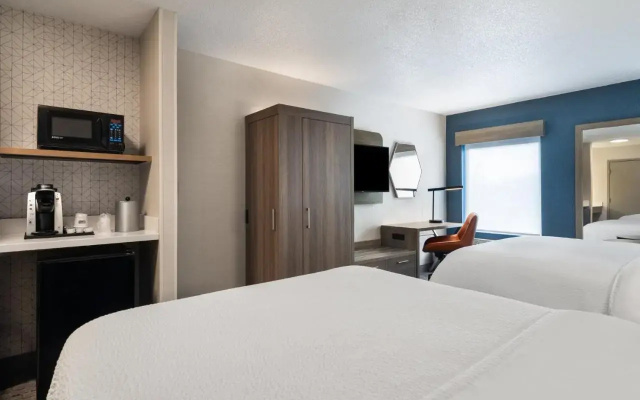 Holiday Inn Exp Meadville I-79 Exit 147a