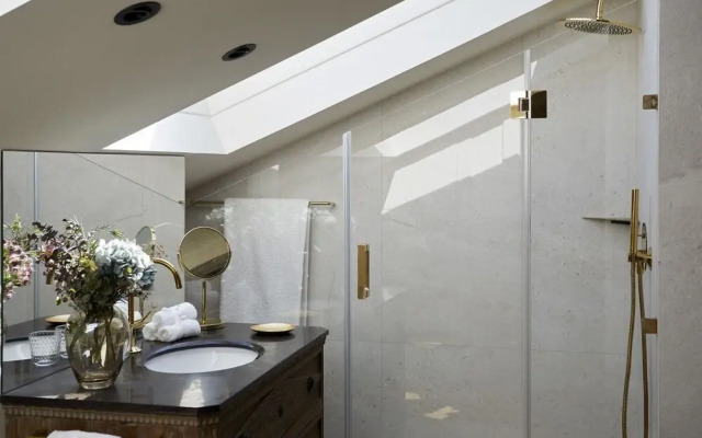 Helguera Palacio Boutique & Antique