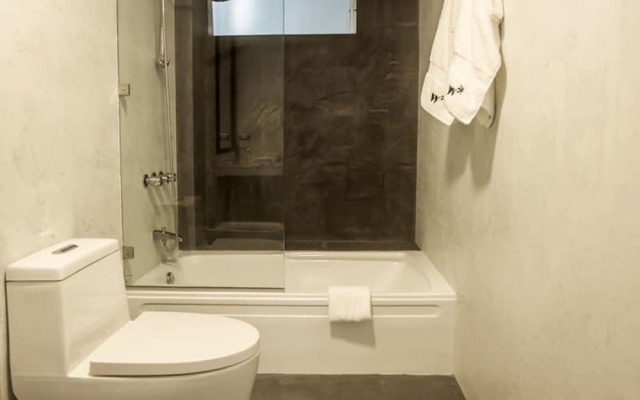 w Centric 1BR w AC in Miraflores