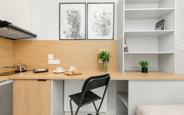 Stylish Studio Seredyńskiego by Renters