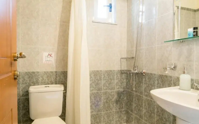 Hiona Holiday Hotel