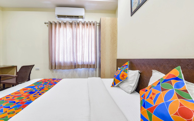 Fabhotel Vardan Villa