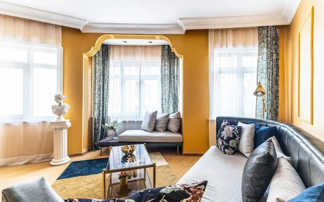 Unique Flat w Balcony 5 min to Istiklal Street