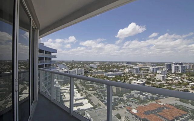 Sapphire Suite Beachfront, Gym + Pool!