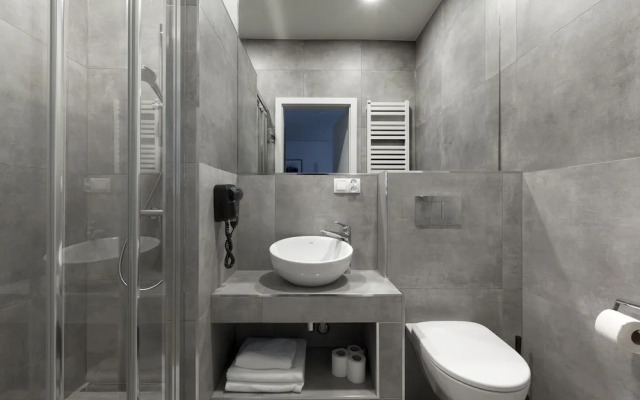 Cinema Hostel & Apartments