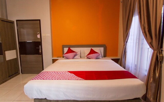 Edotel Amanah Hotel Syariah by OYO Rooms