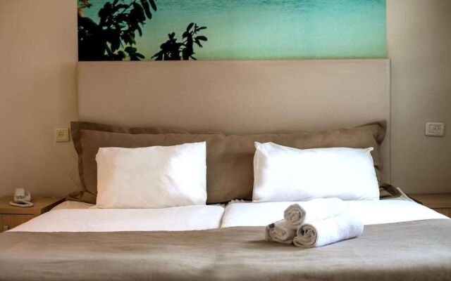 Acco Beach Hotel