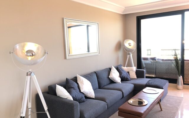 Luxurious SEA View Apartment